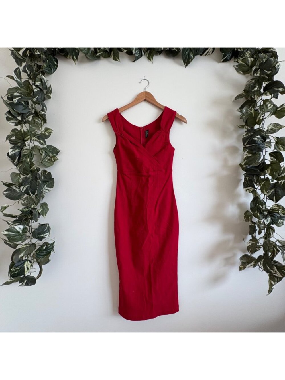 Rock Steady Sleeveless Fitted Midi Wiggle Dress Red Women’s Size M